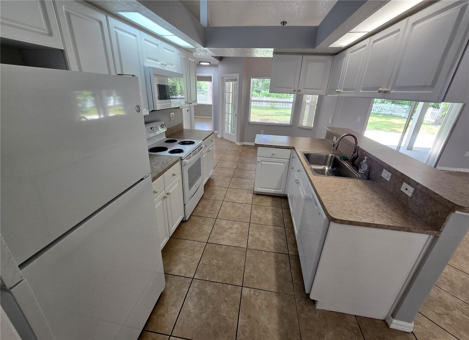 SHADOW OAKS - Residential