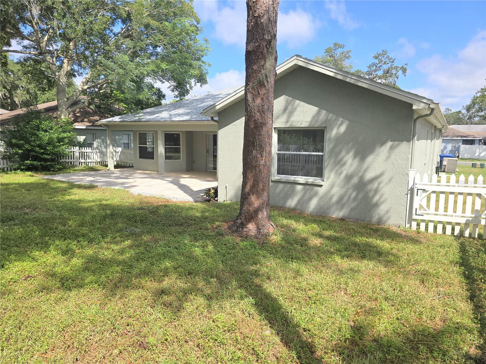 SHADOW OAKS - Residential