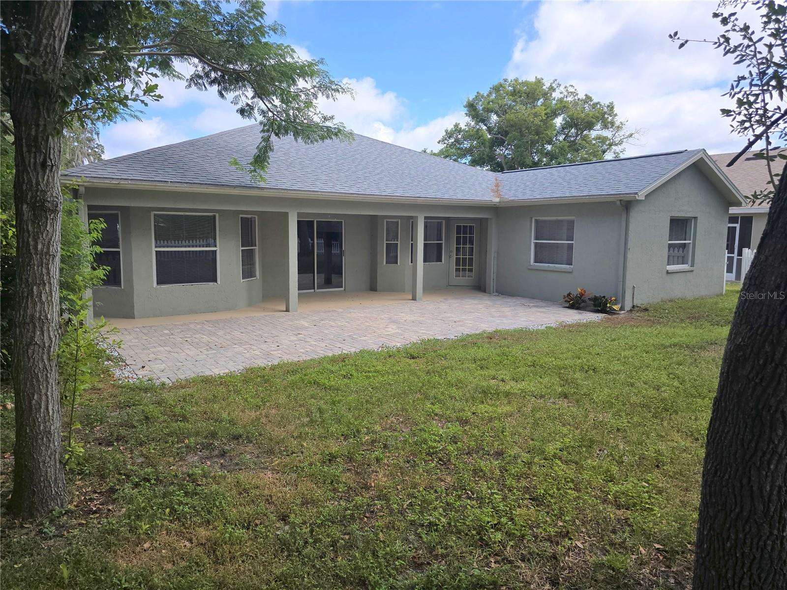 SHADOW OAKS - Residential