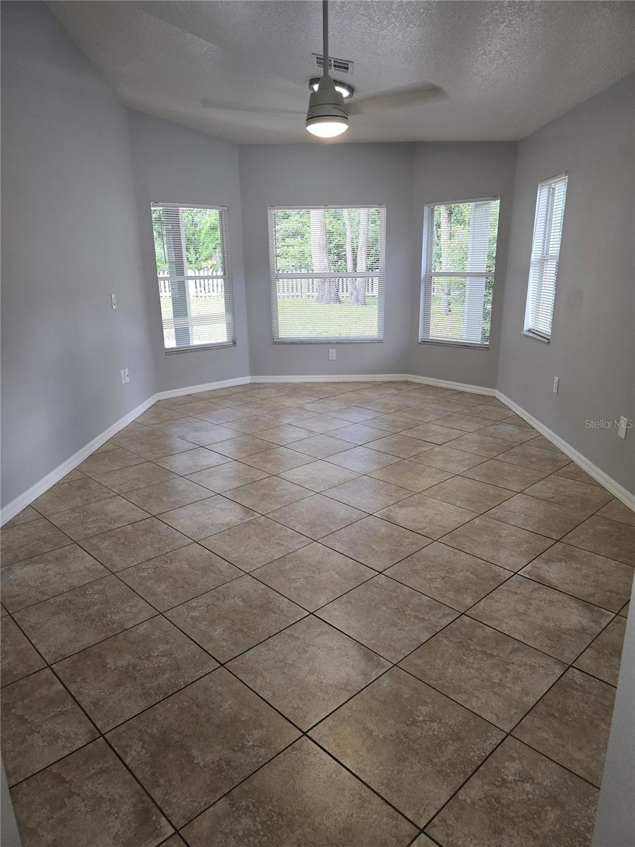 SHADOW OAKS - Residential