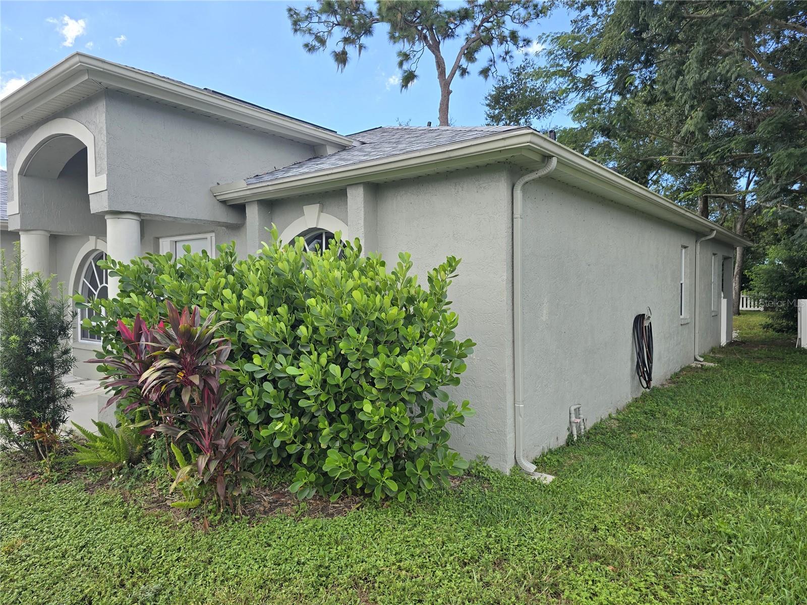 SHADOW OAKS - Residential