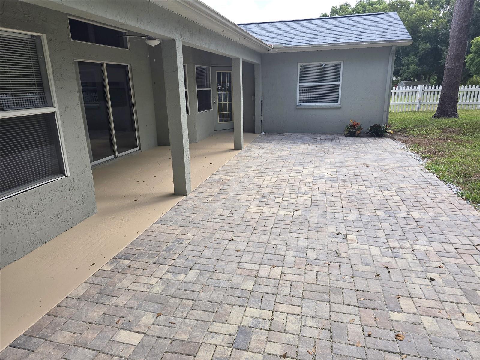 SHADOW OAKS - Residential