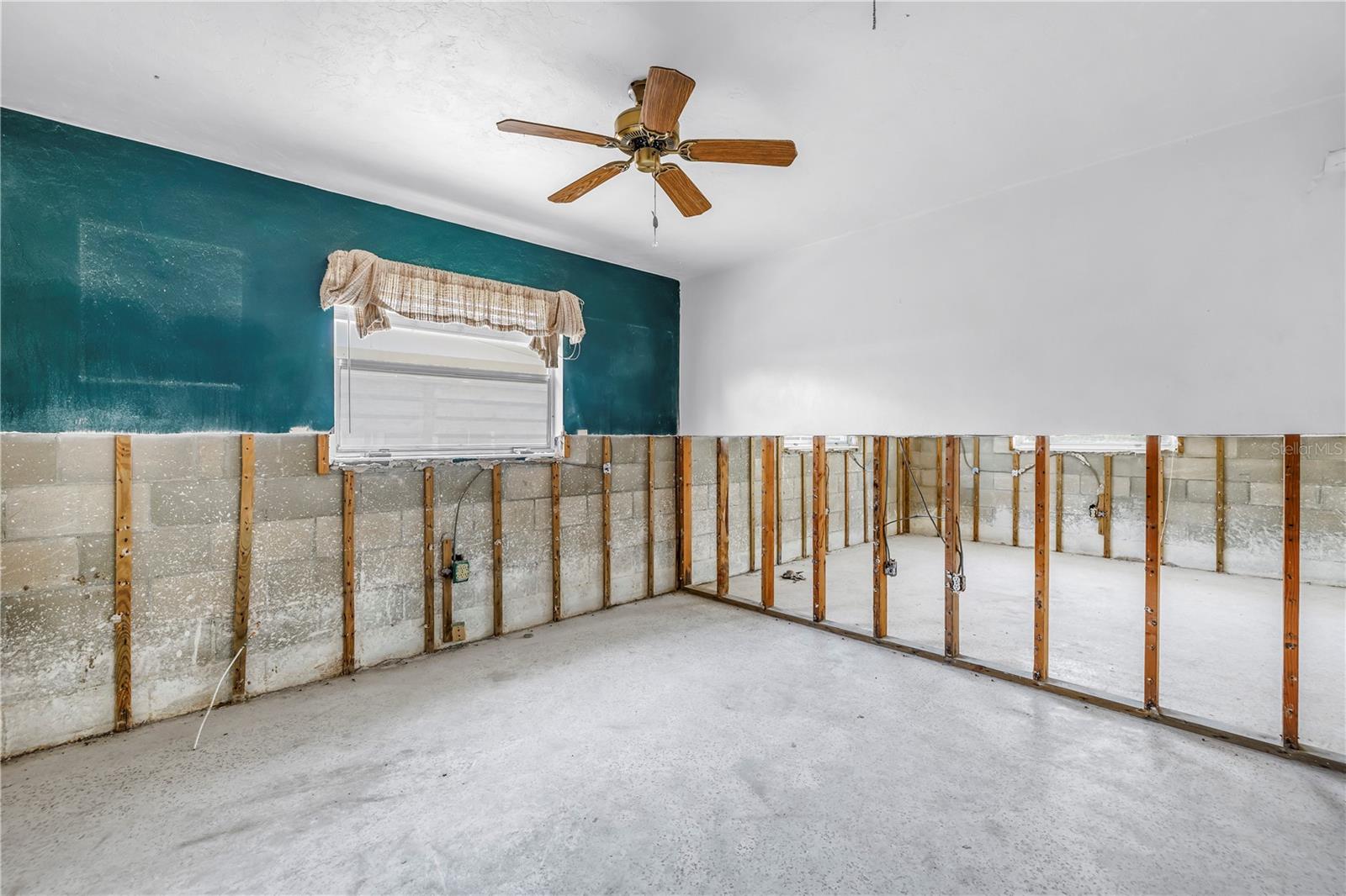 SIESTA MANOR SEC 2 - Residential