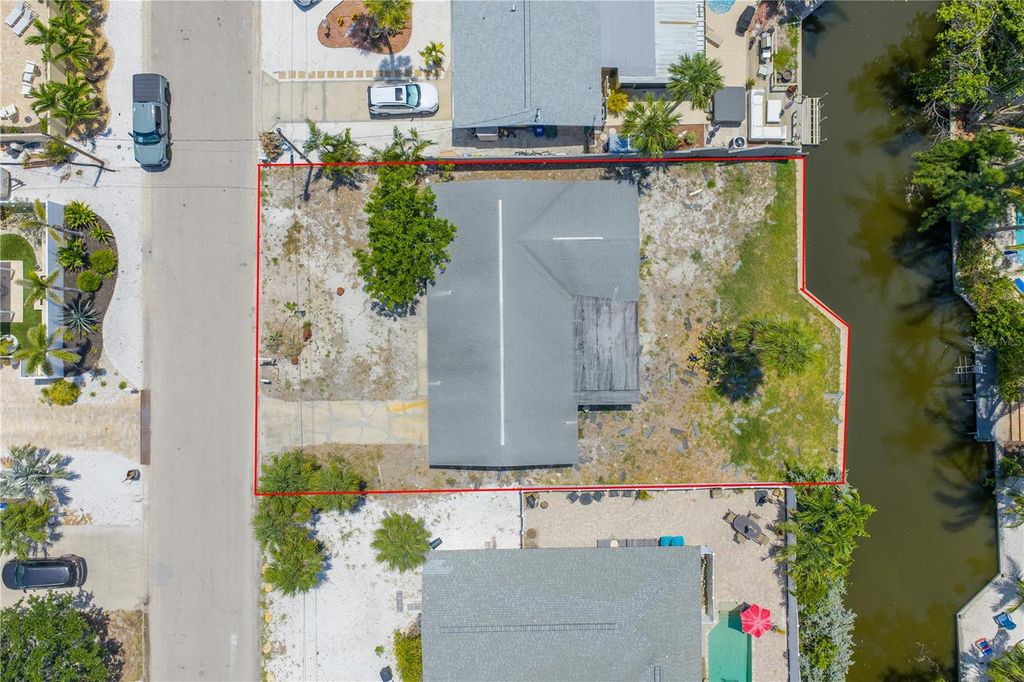 Photo of 310 Avenida Milano, Sarasota, FL 34242 (MLS # A4653913)