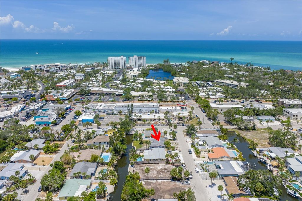 Photo of 310 Avenida Milano, Sarasota, FL 34242 (MLS # A4653913)