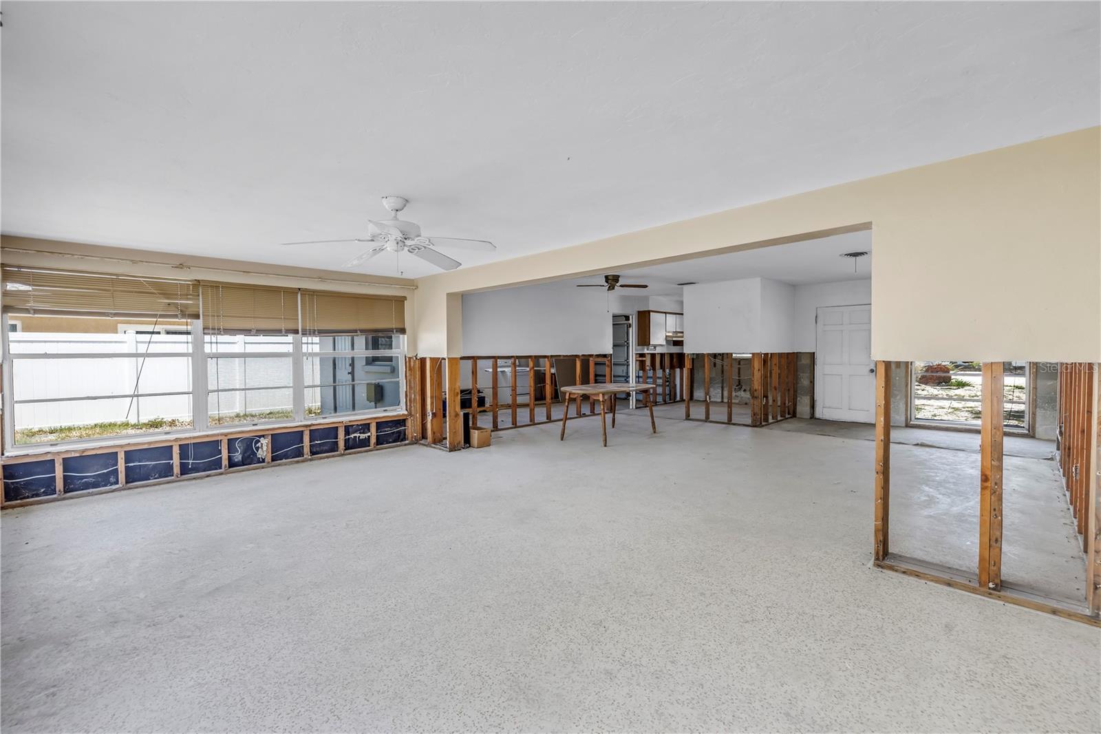 SIESTA MANOR SEC 2 - Residential