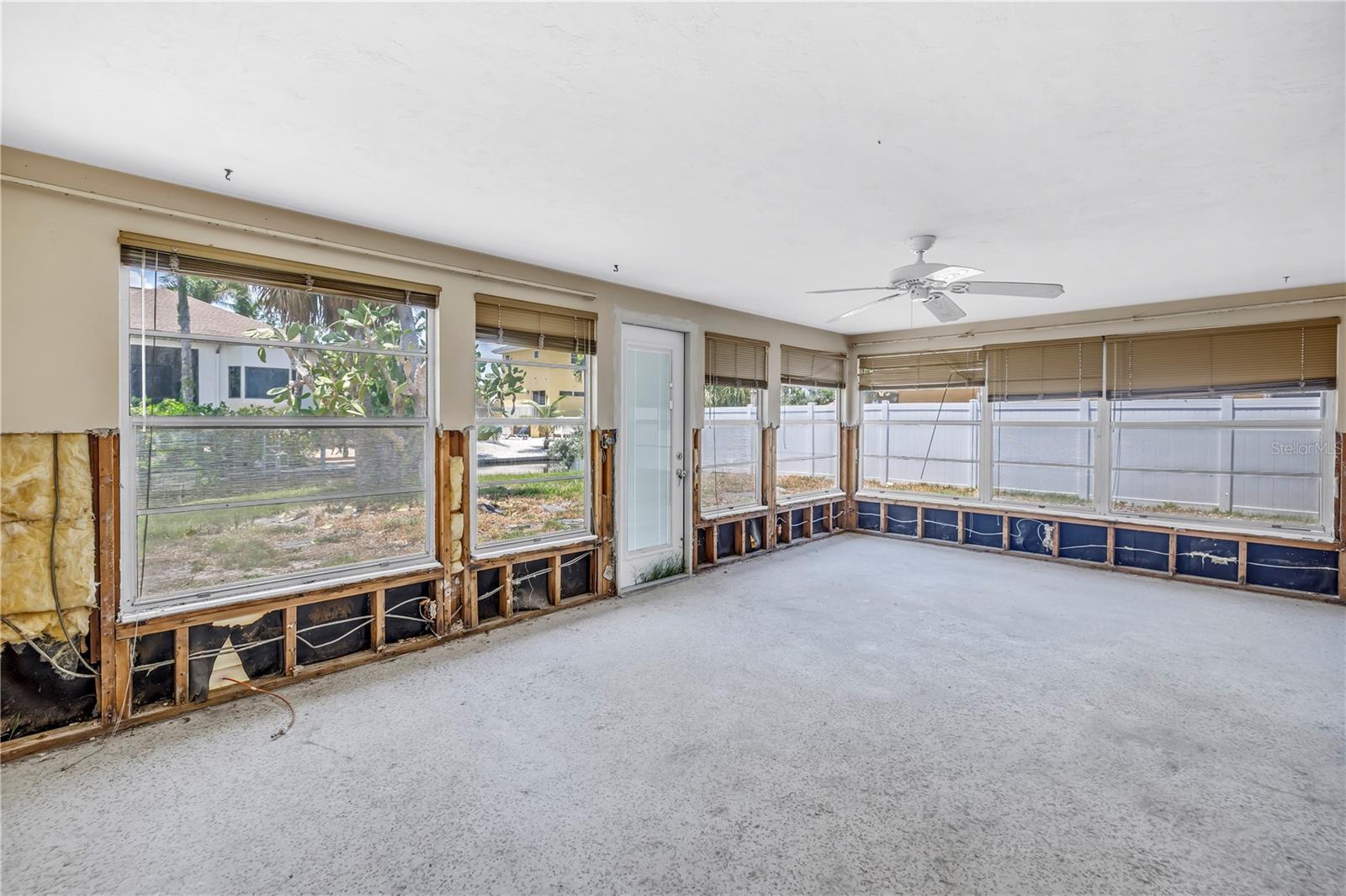 SIESTA MANOR SEC 2 - Residential