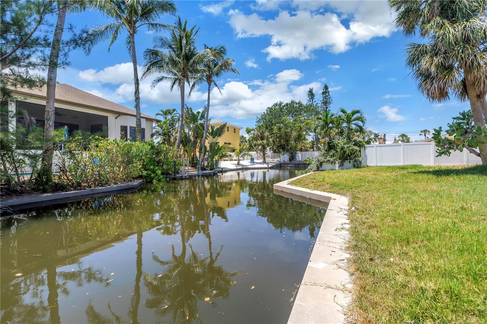 SIESTA MANOR SEC 2 - Residential