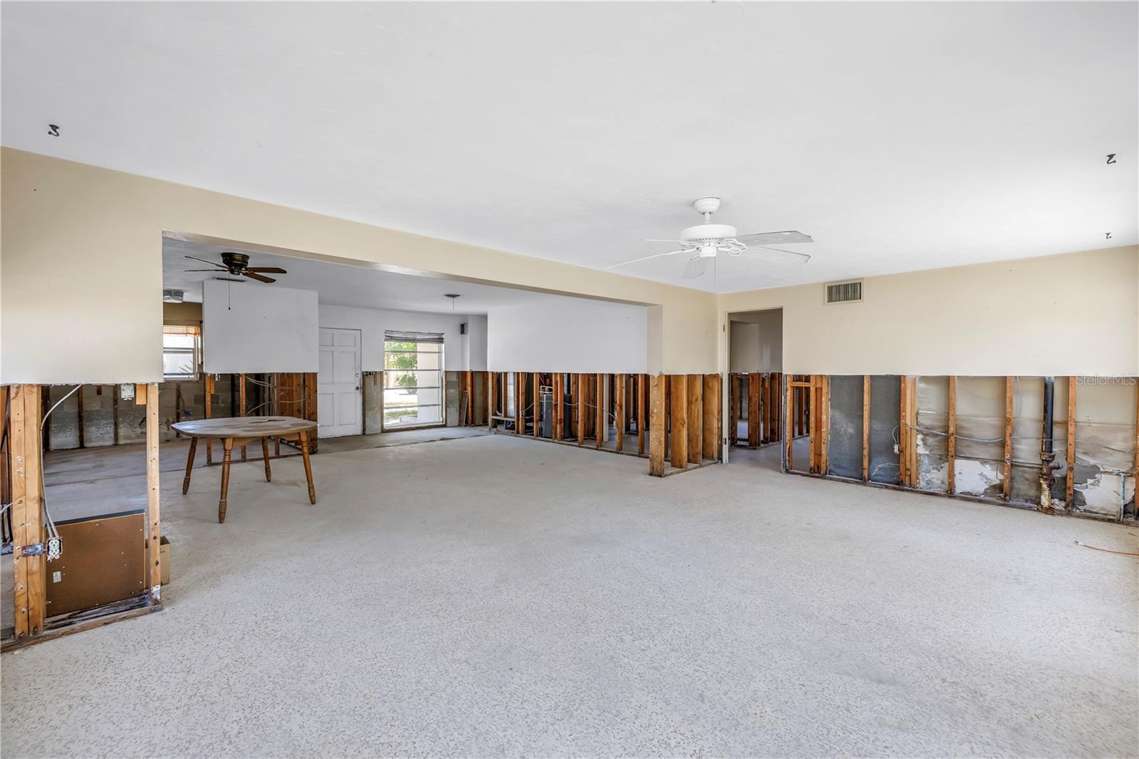 SIESTA MANOR SEC 2 - Residential