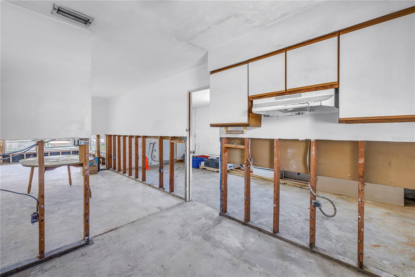 SIESTA MANOR SEC 2 - Residential