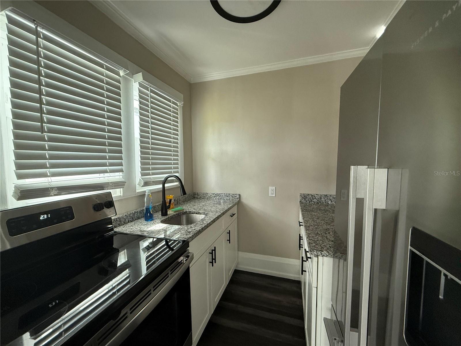 LAKE VIEW SUB - Residential Lease