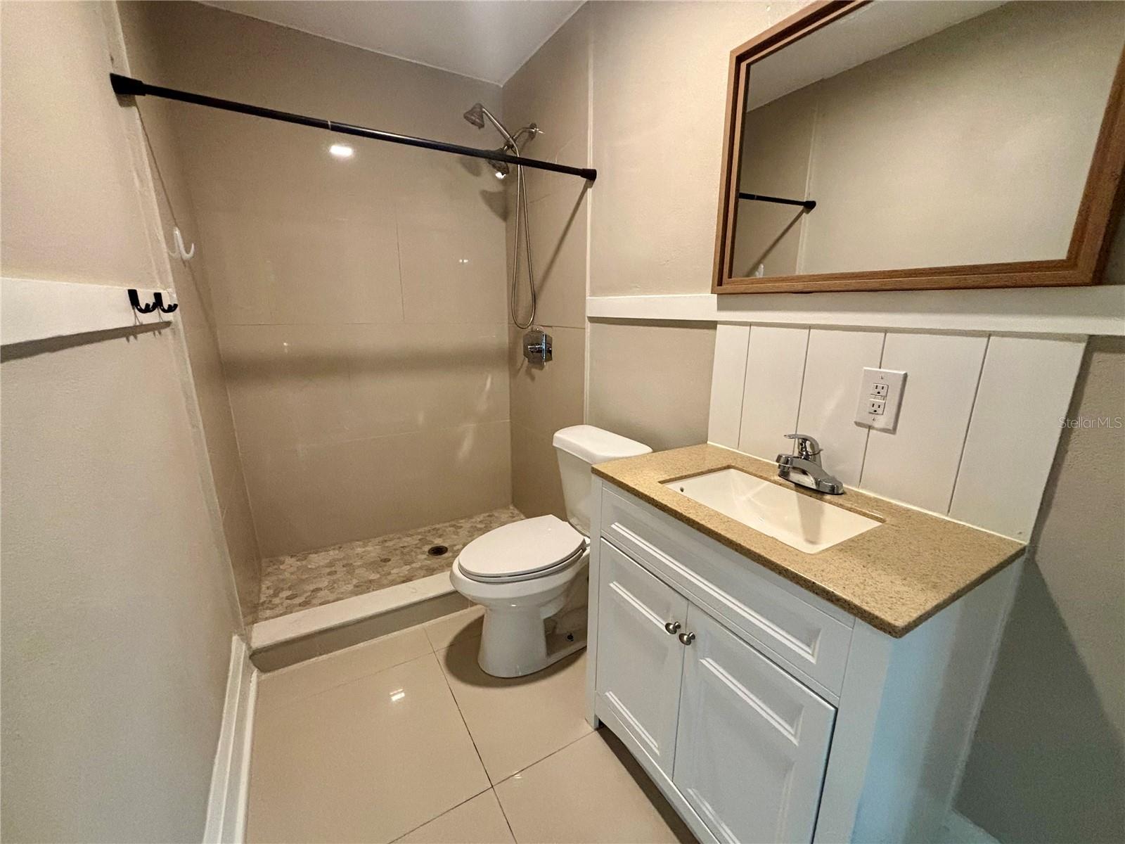 LAKE VIEW SUB - Residential Lease