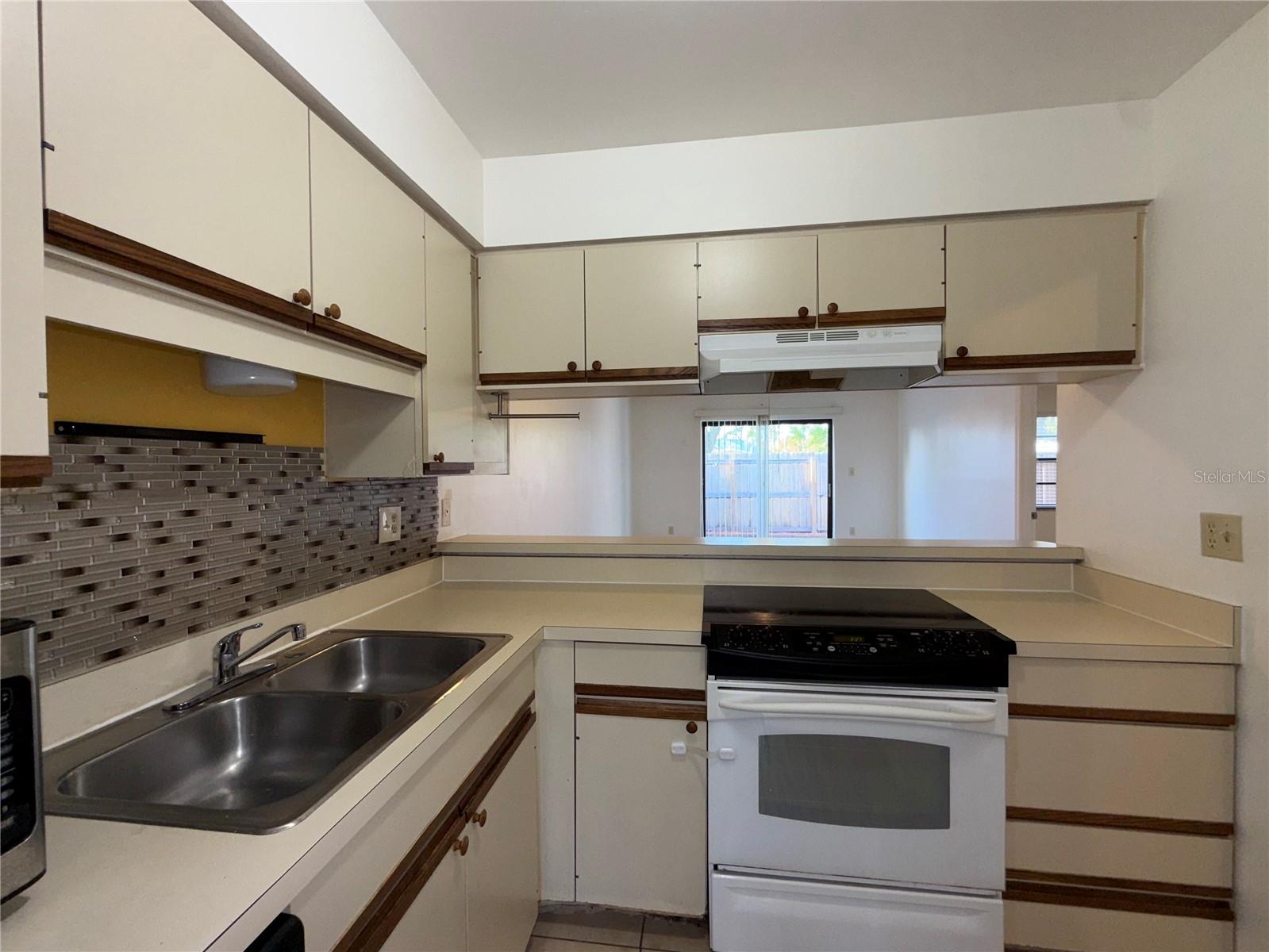 CARIBBEAN VILLAS CONDO PH A-F - Residential Lease