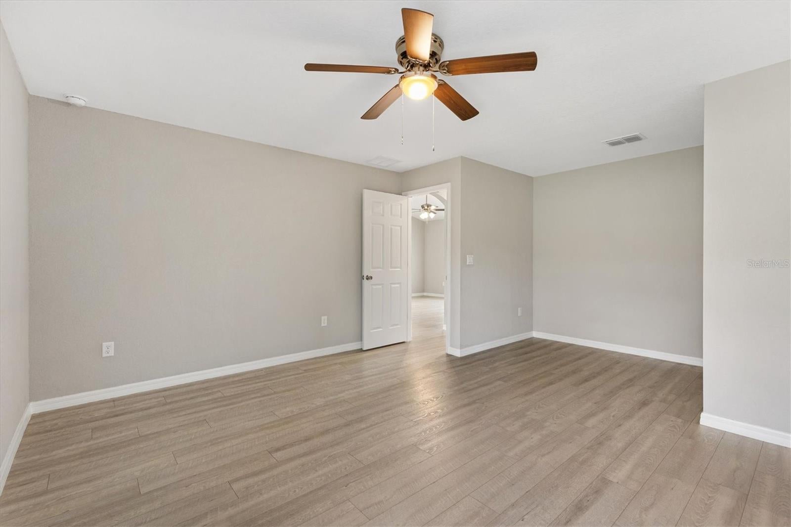 37 GUAVA TERRACE RADIAL