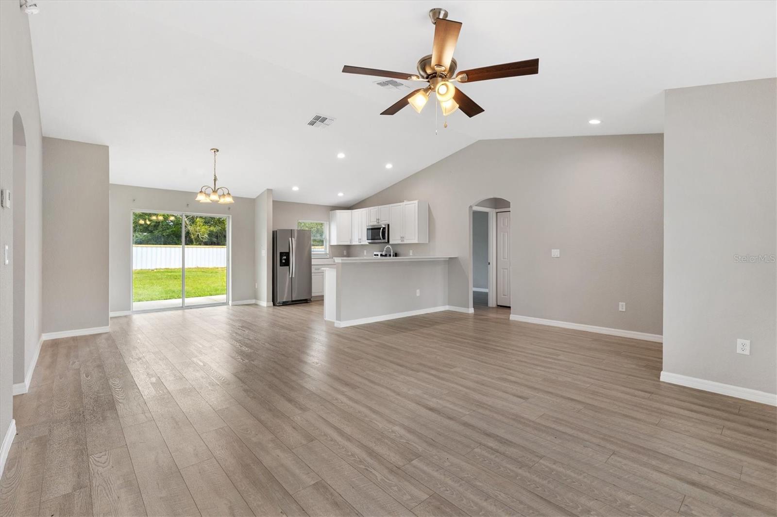 37 GUAVA TERRACE RADIAL