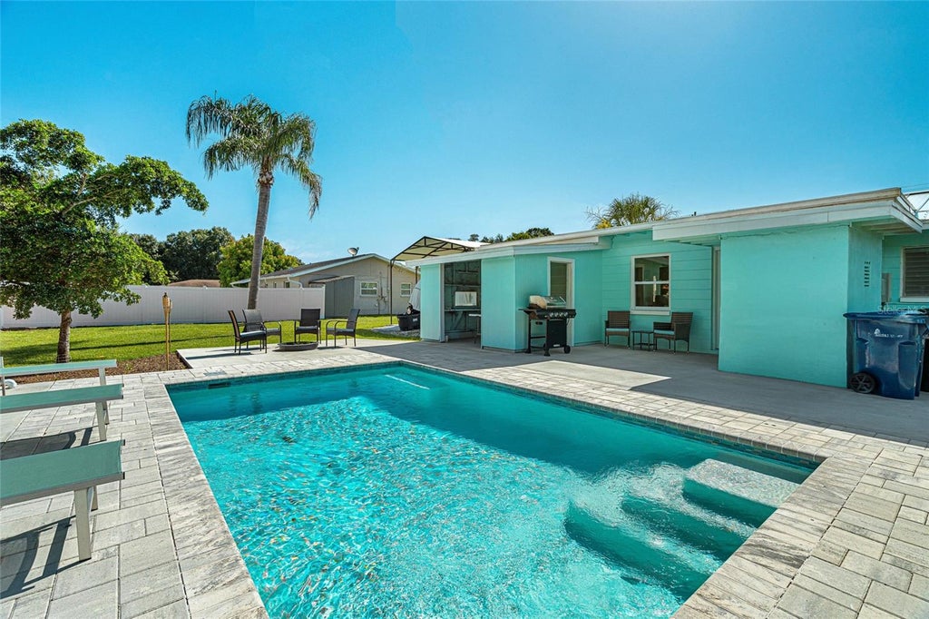 Photo of 4519 Brooksdale Drive, Sarasota, FL 34232 (MLS # A4704338)