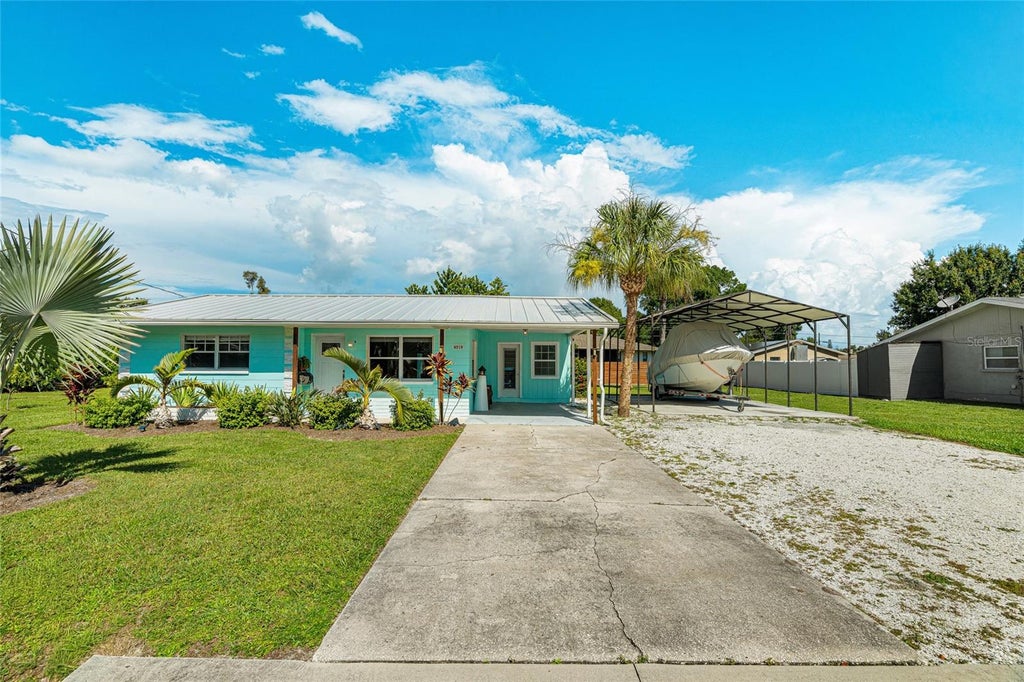 Photo of 4519 Brooksdale Drive, Sarasota, FL 34232 (MLS # A4704338)