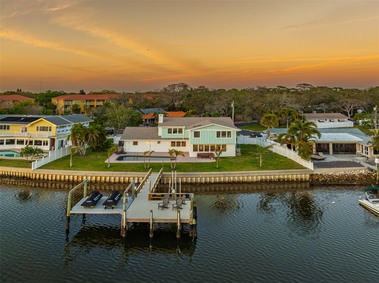 200 DRIFTWOOD DRIVE W
