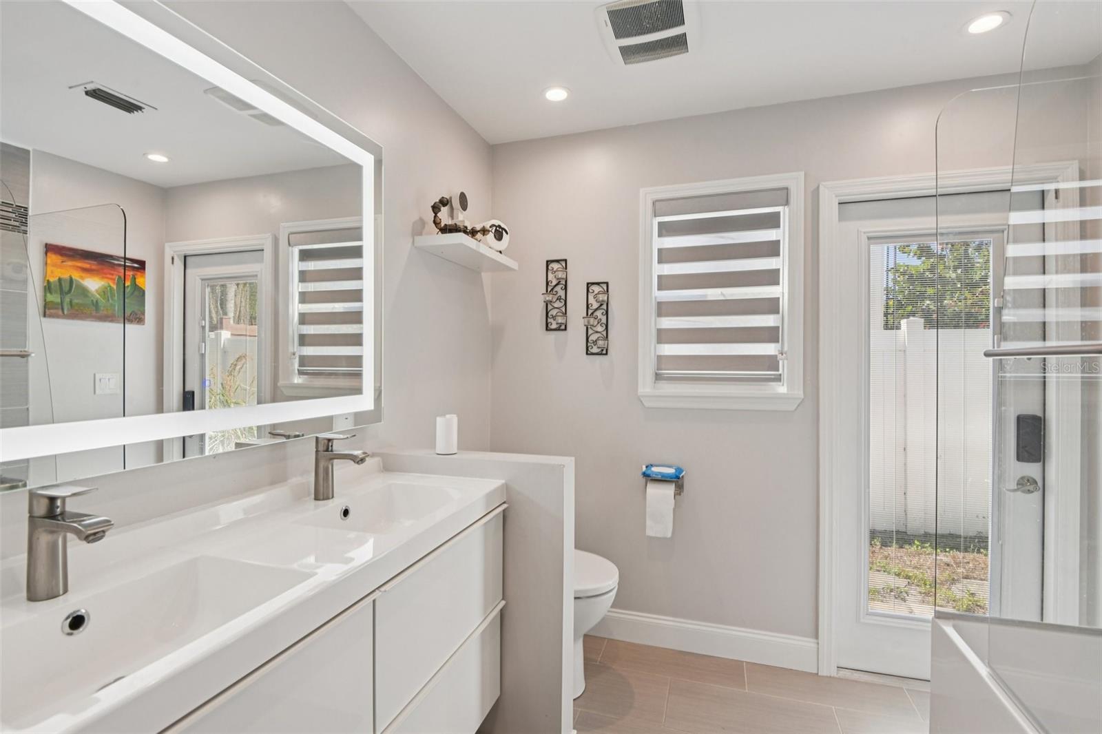 ROSETREE ESTATES - Residential