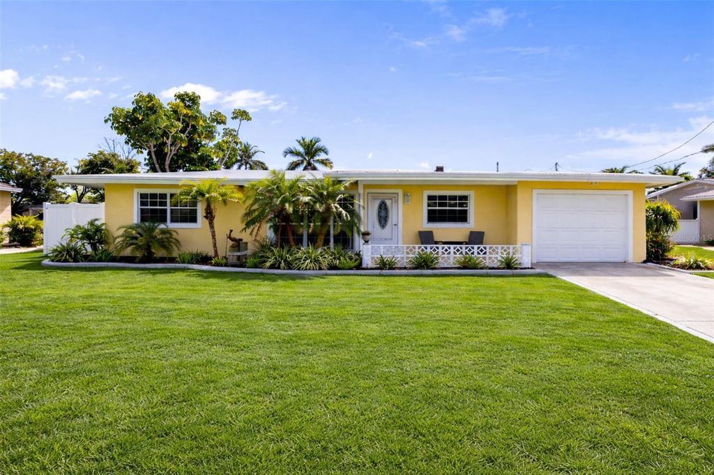 Photo of 109 Arlington Court NE, Port Charlotte, FL 33952 (MLS # A4689947)