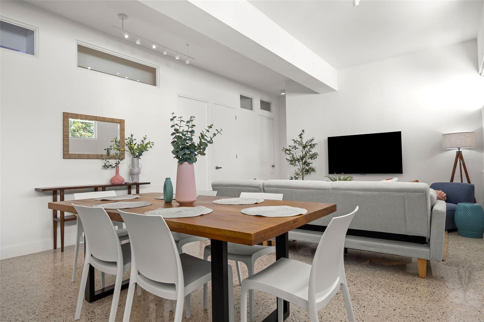 MIRAMAR - Residential