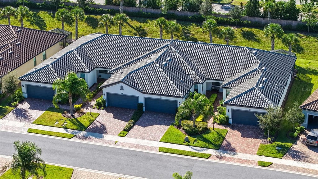 Photo of 7608 Summerland Cove, Lakewood Ranch, FL 34202 (MLS # A4711322)