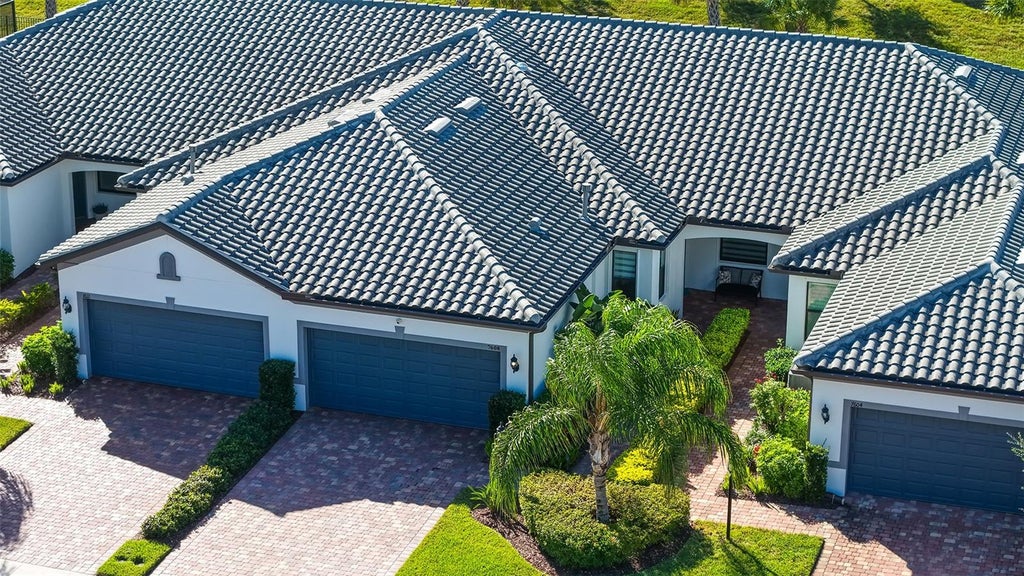 Photo of 7608 Summerland Cove, Lakewood Ranch, FL 34202 (MLS # A4711322)