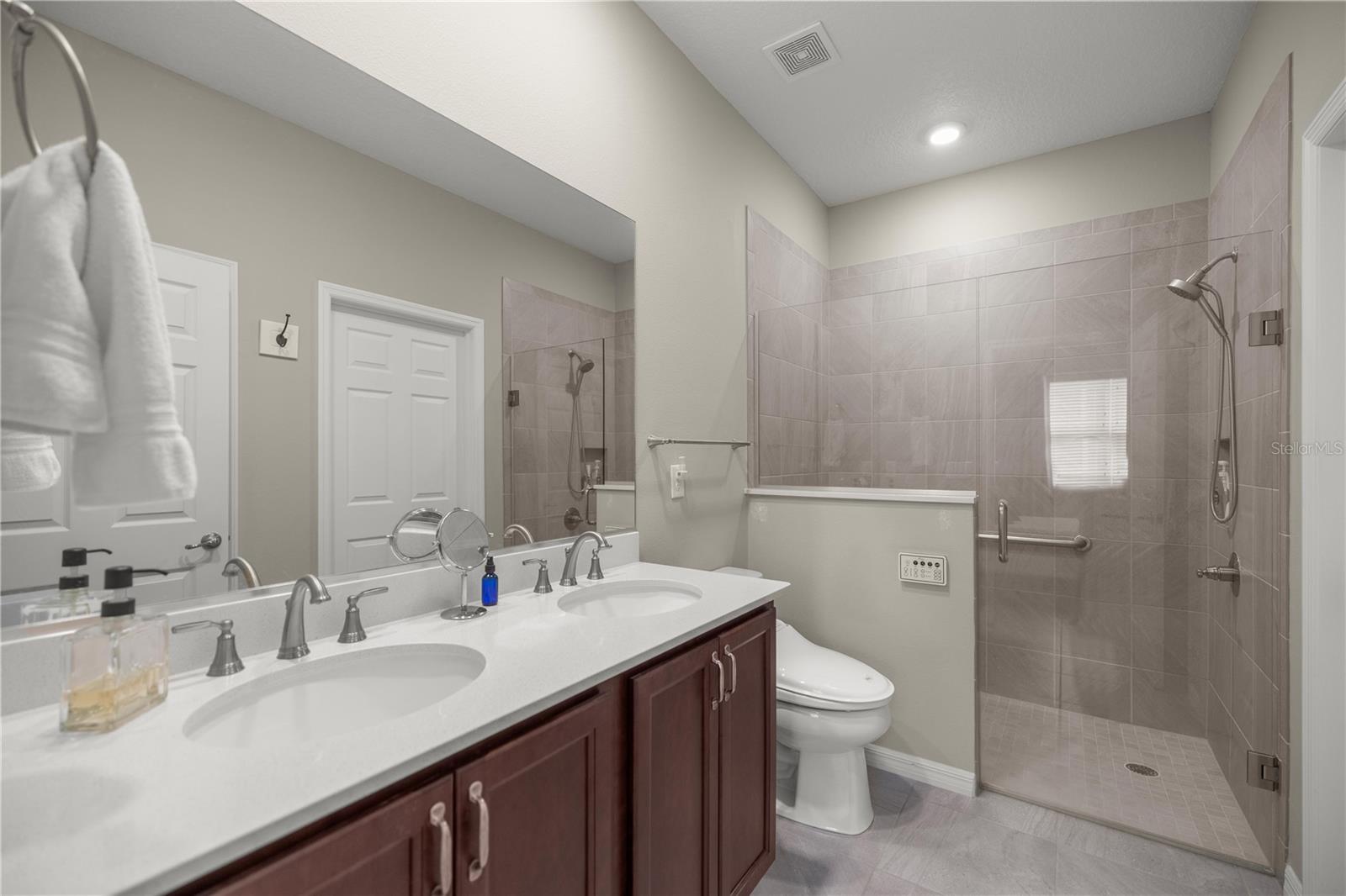 INDIGO EAST SOUTH DUPLEX - Residential