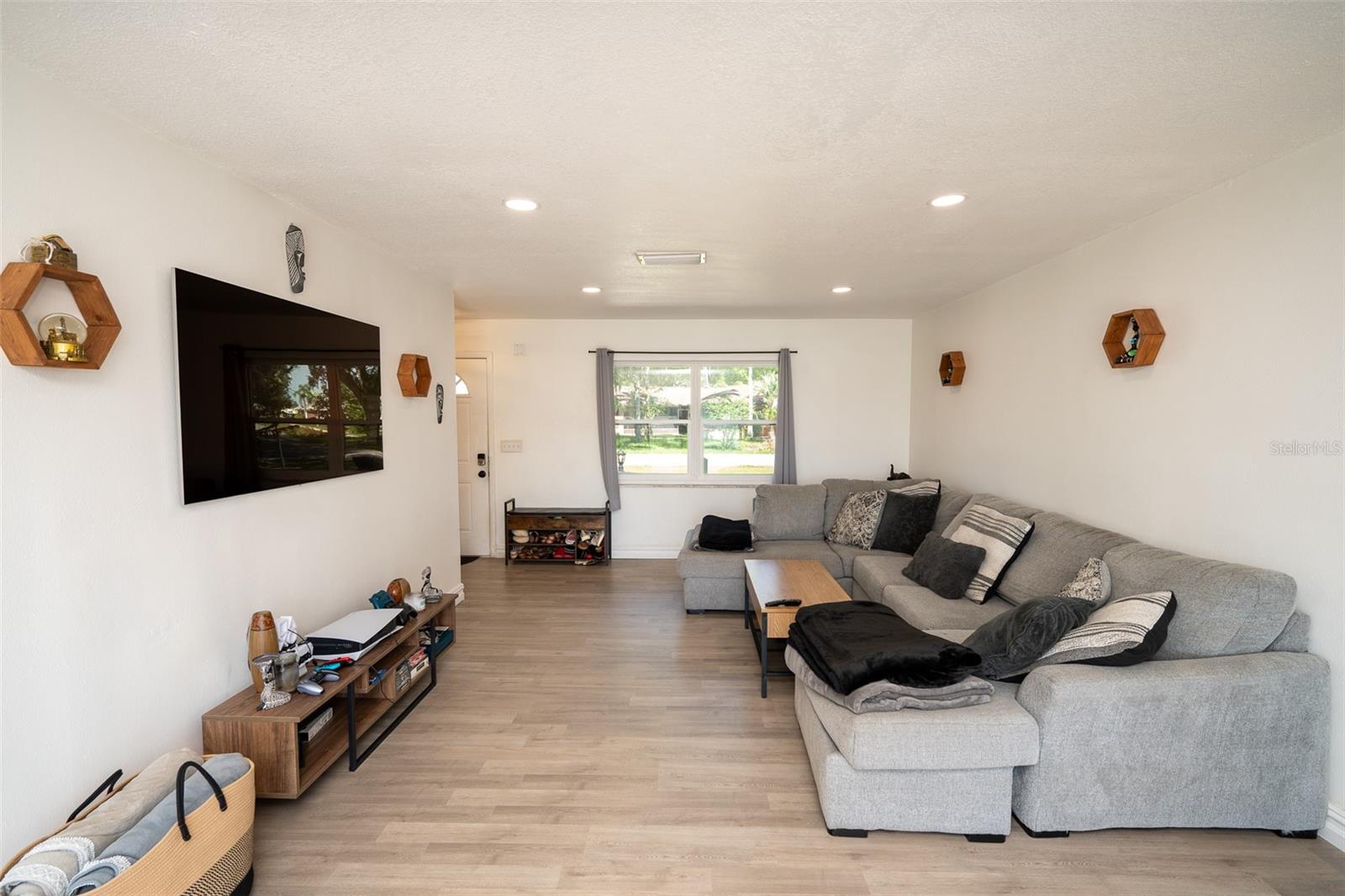 2131 HAINLIN COURT