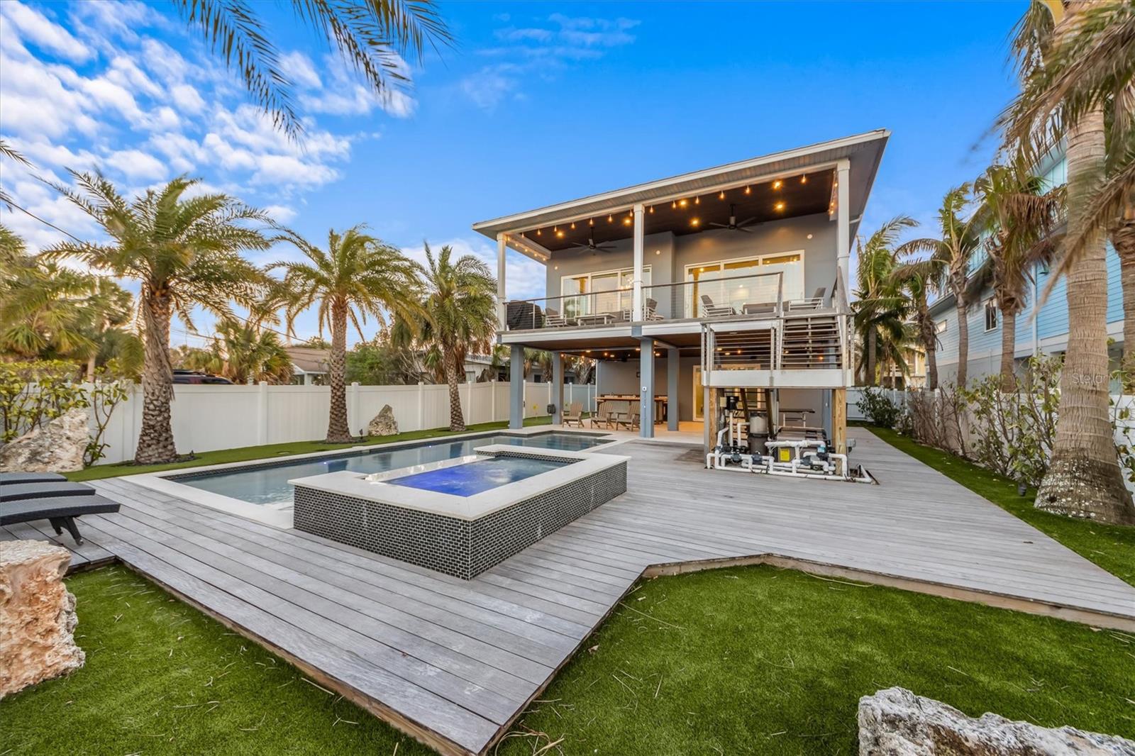 ANNA MARIA BEACH - Residential