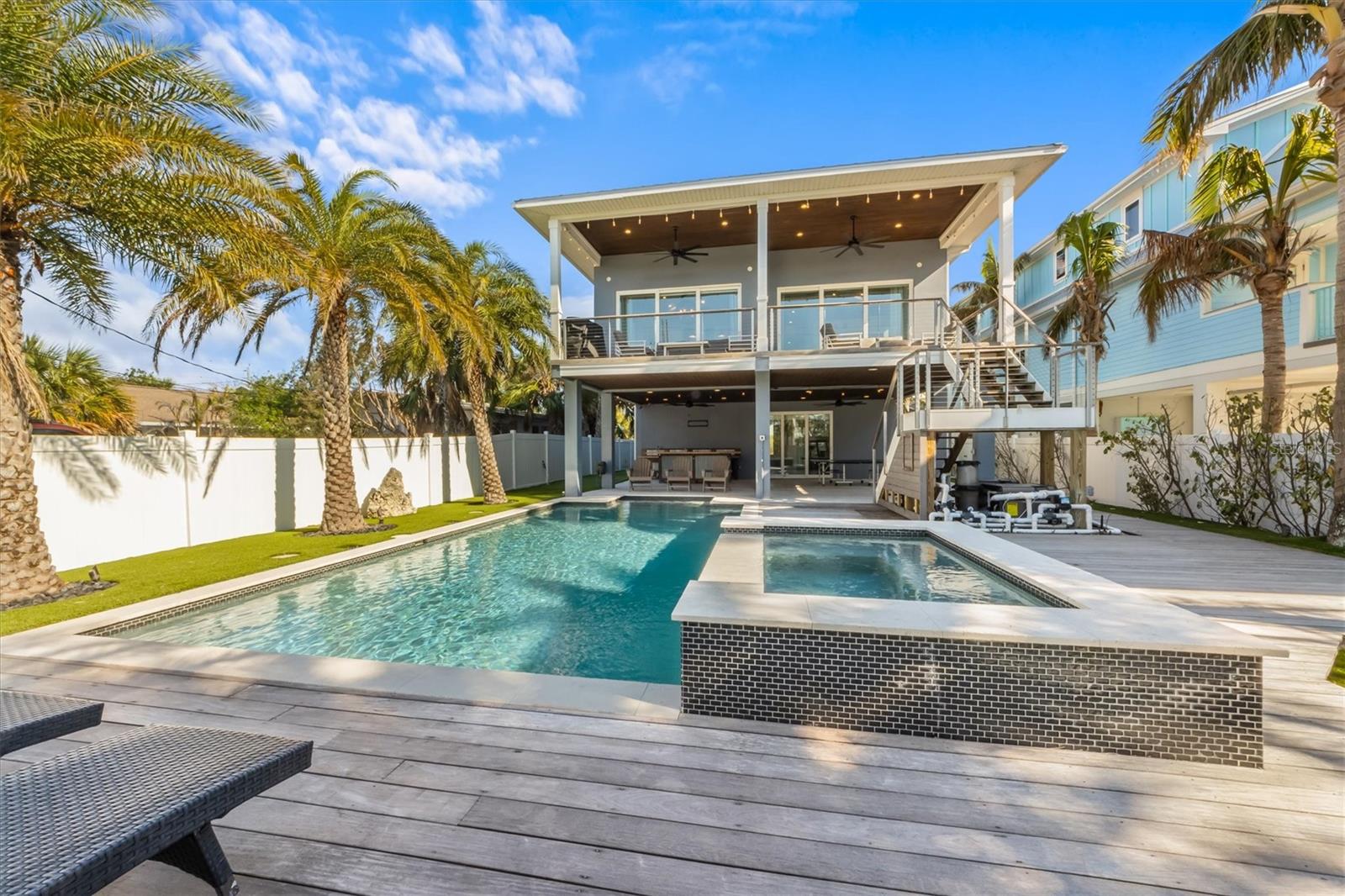 ANNA MARIA BEACH - Residential