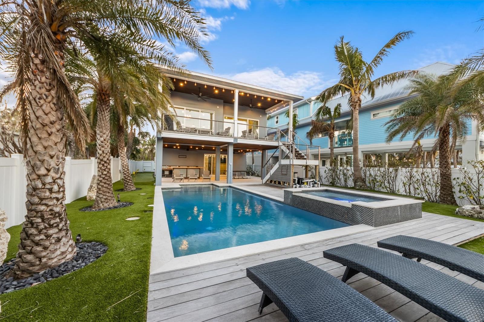 ANNA MARIA BEACH - Residential