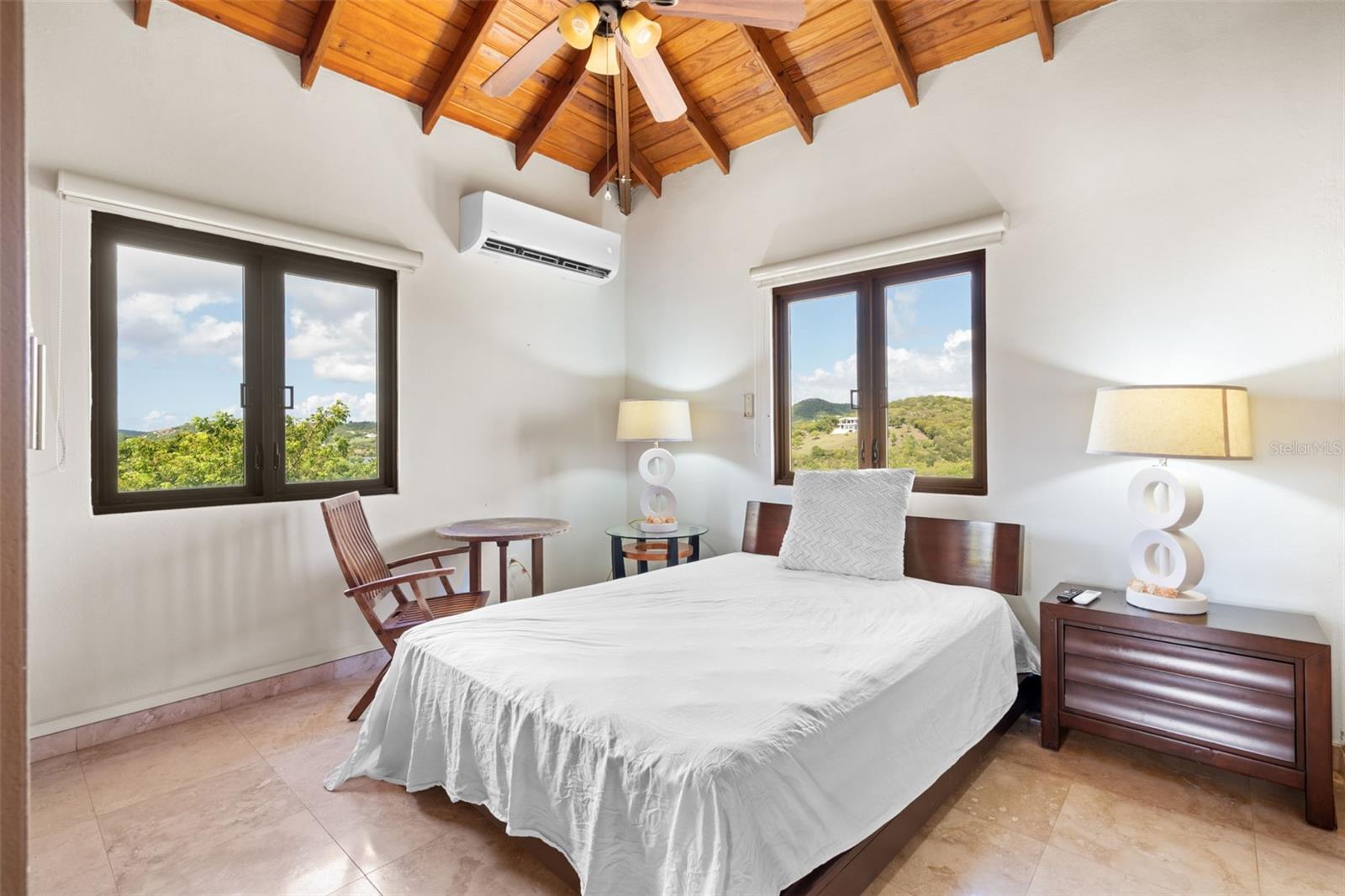 BARRIO FRAILES - Residential