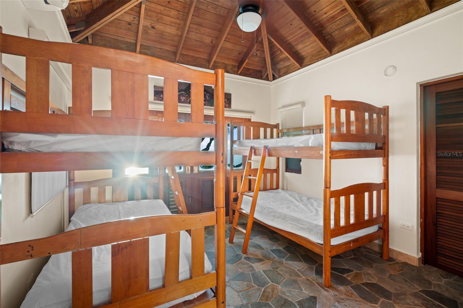 BARRIO FRAILES - Residential