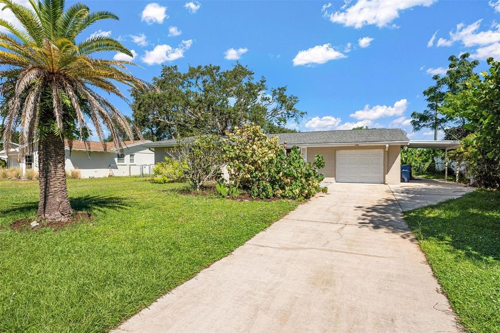 Photo of 138 Golf Club Lane, Venice, FL 34293 (MLS # N6140439)