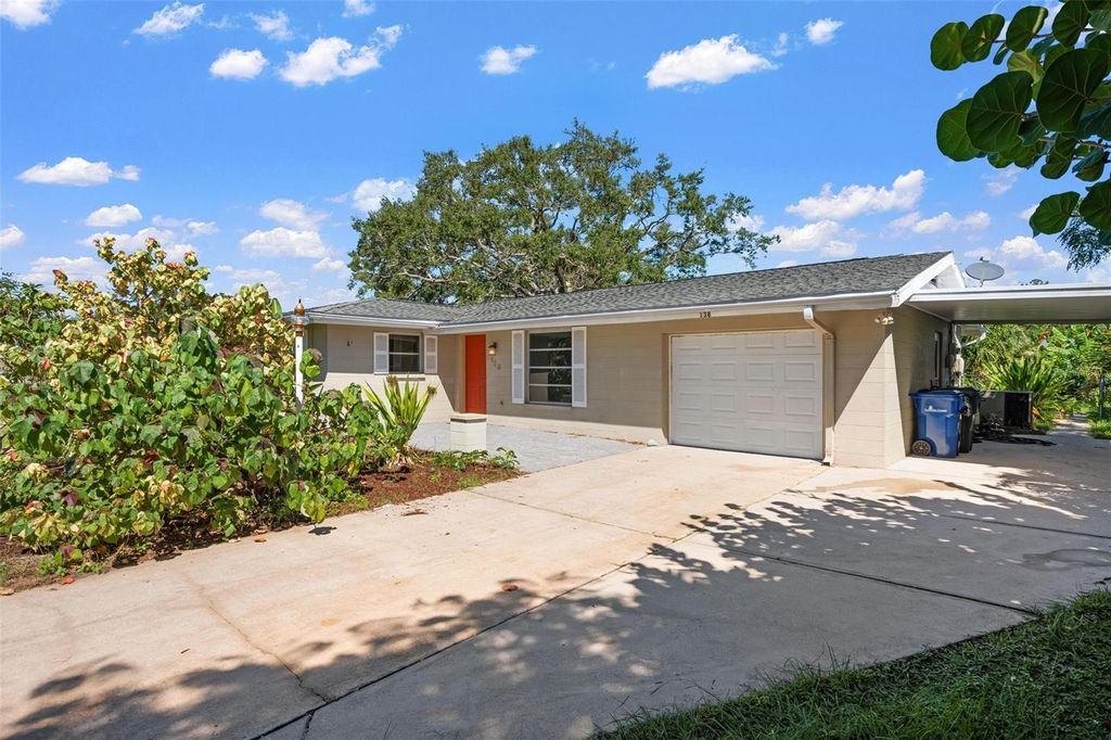 Photo of 138 Golf Club Lane, Venice, FL 34293 (MLS # N6140439)