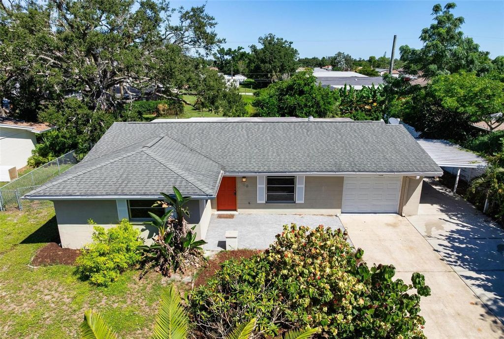 Photo of 138 Golf Club Lane, Venice, FL 34293 (MLS # N6140439)