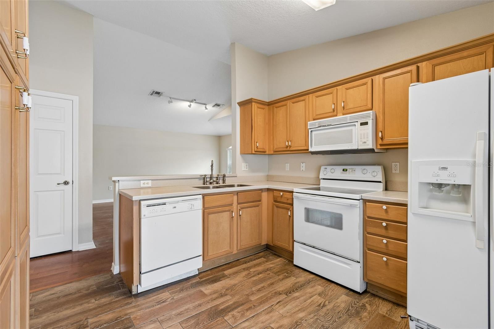 EAGLE RANCH SUB - Residential