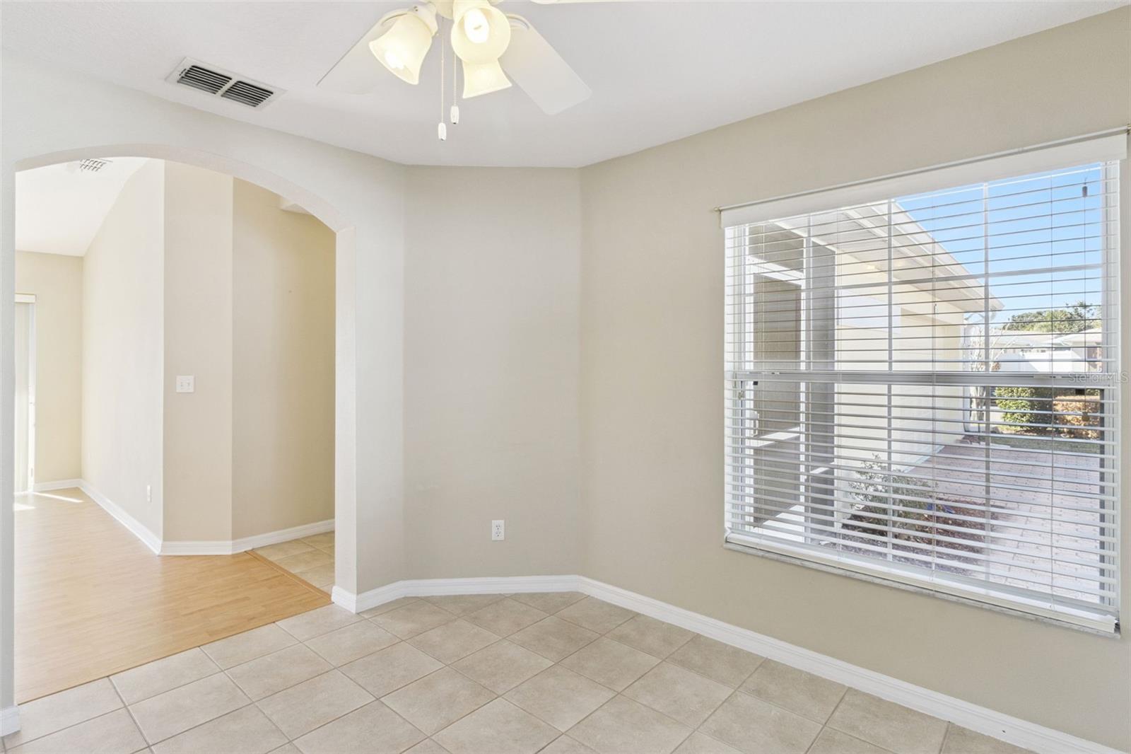 TRADITIONS PH 01 - Residential