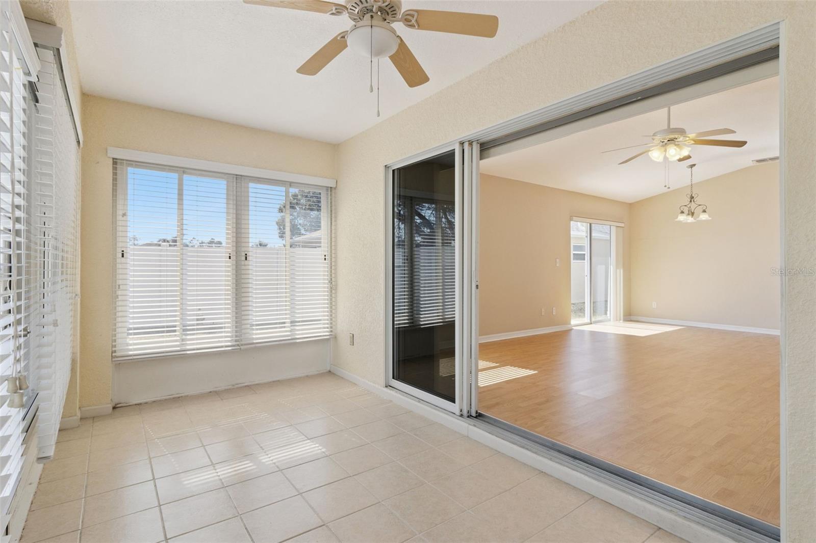 TRADITIONS PH 01 - Residential