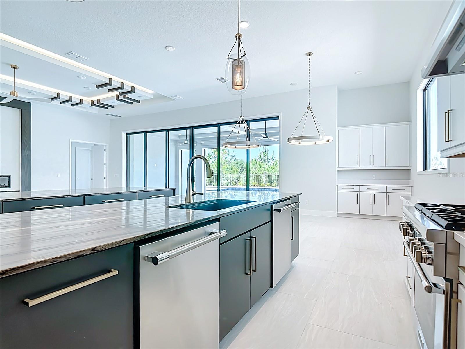 REUNION WEST - Residential