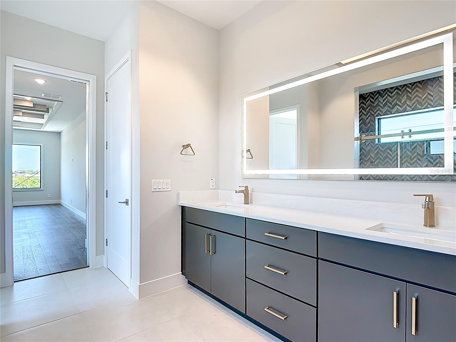 REUNION WEST - Residential