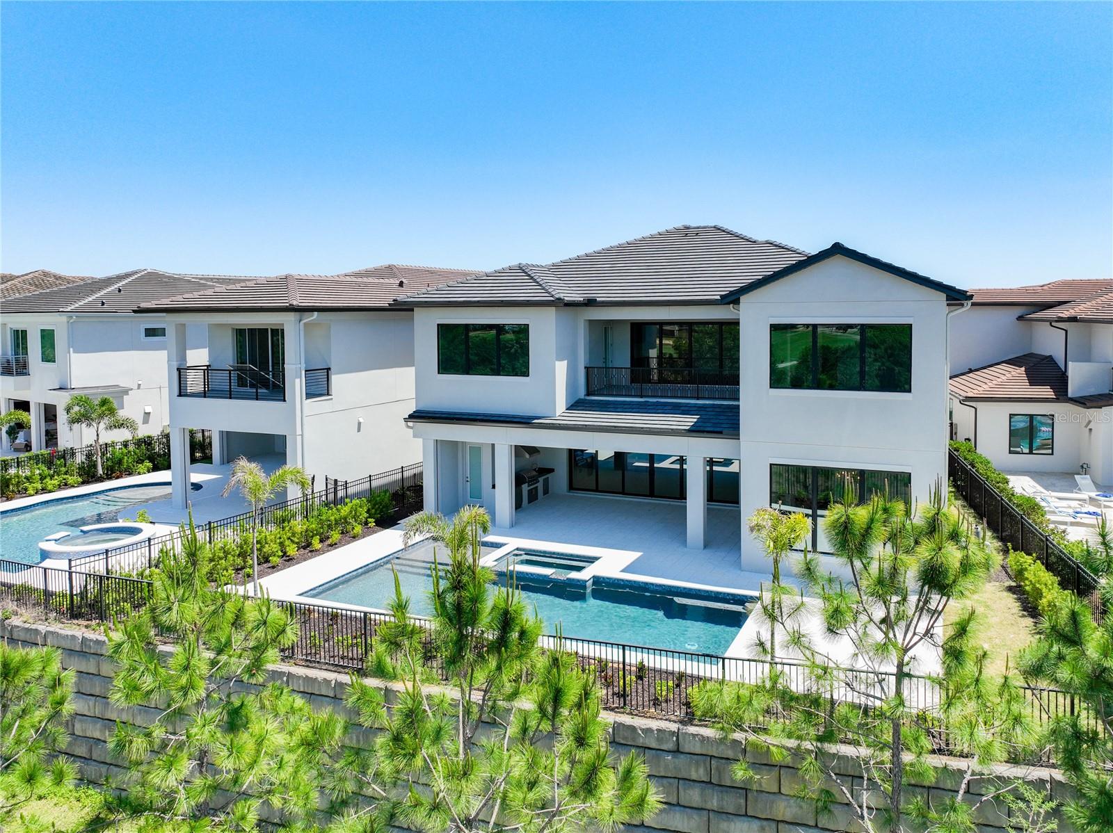 REUNION WEST - Residential