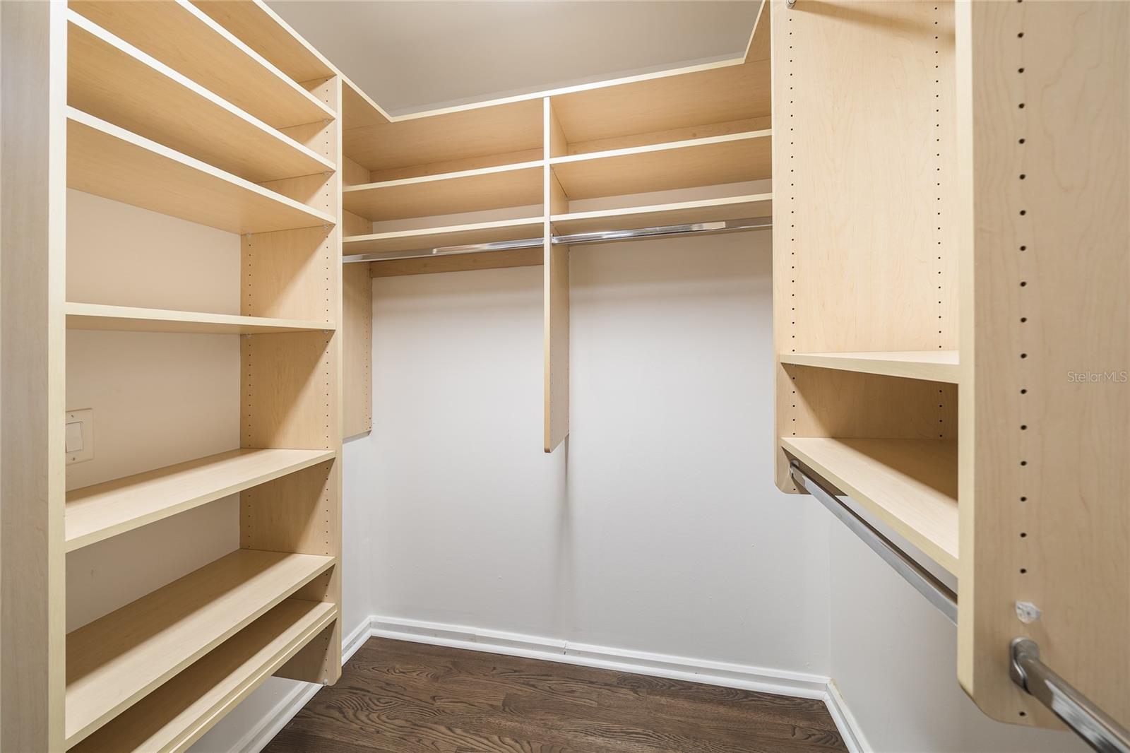 CARROLLWOOD VILLAGE SEC ON - Residential