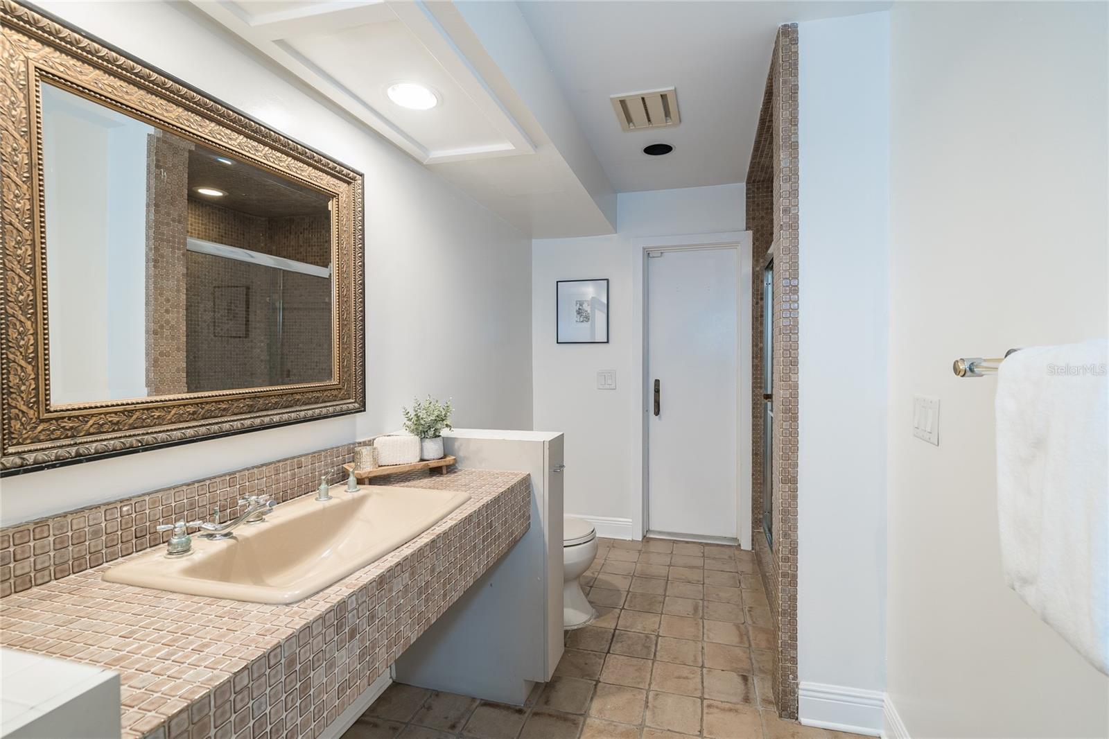 CARROLLWOOD VILLAGE SEC ON - Residential