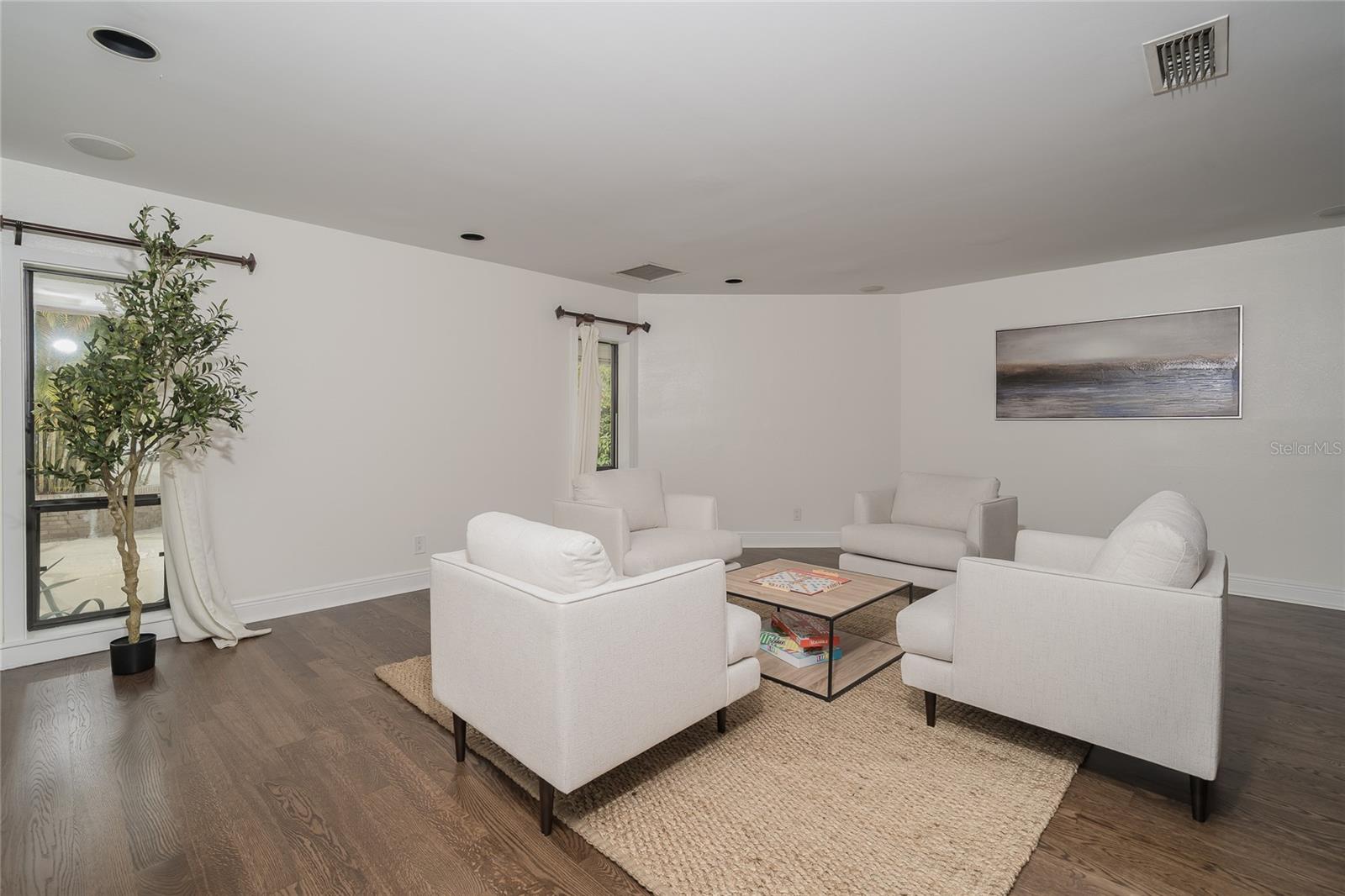 CARROLLWOOD VILLAGE SEC ON - Residential