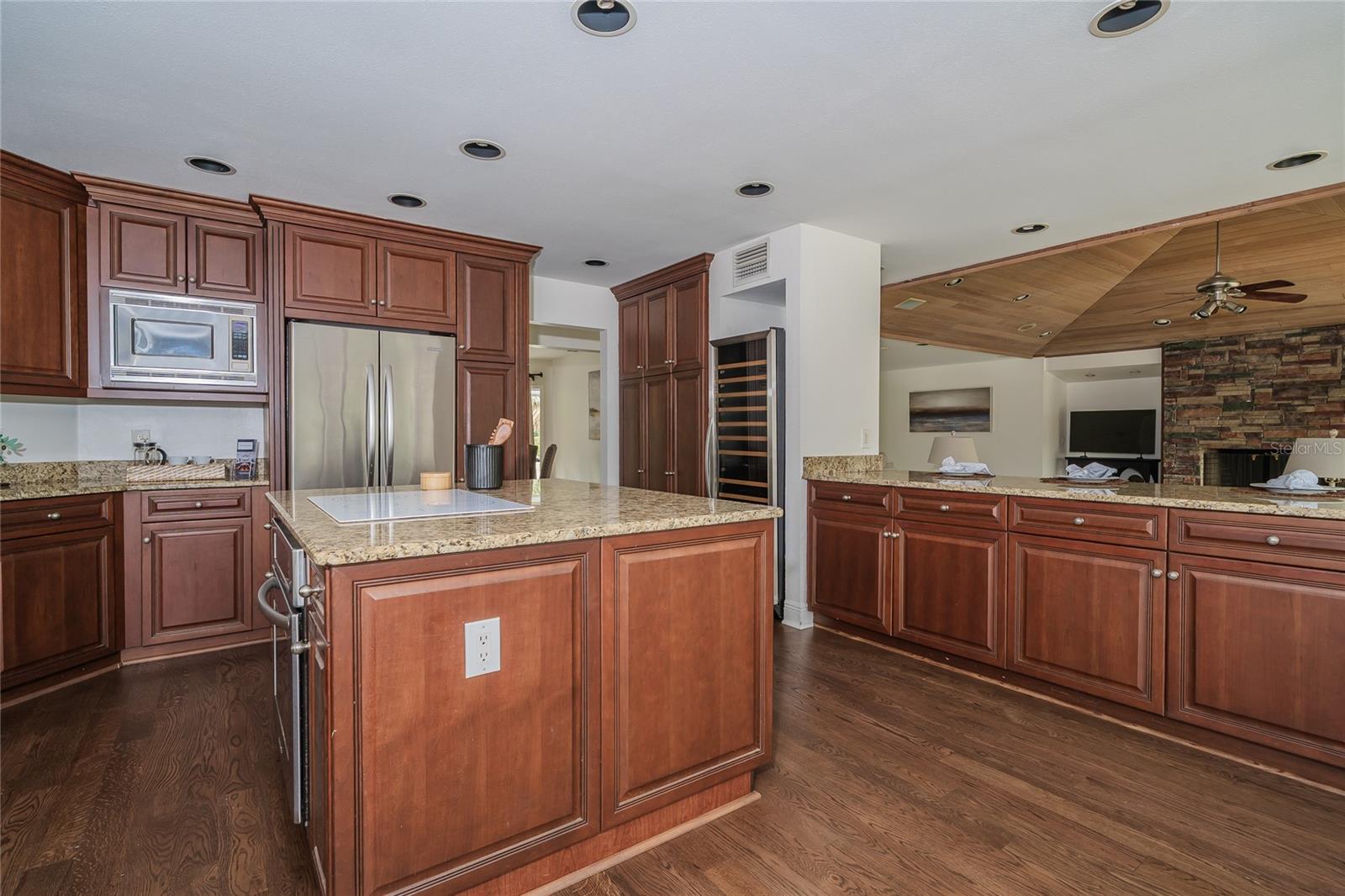 CARROLLWOOD VILLAGE SEC ON - Residential