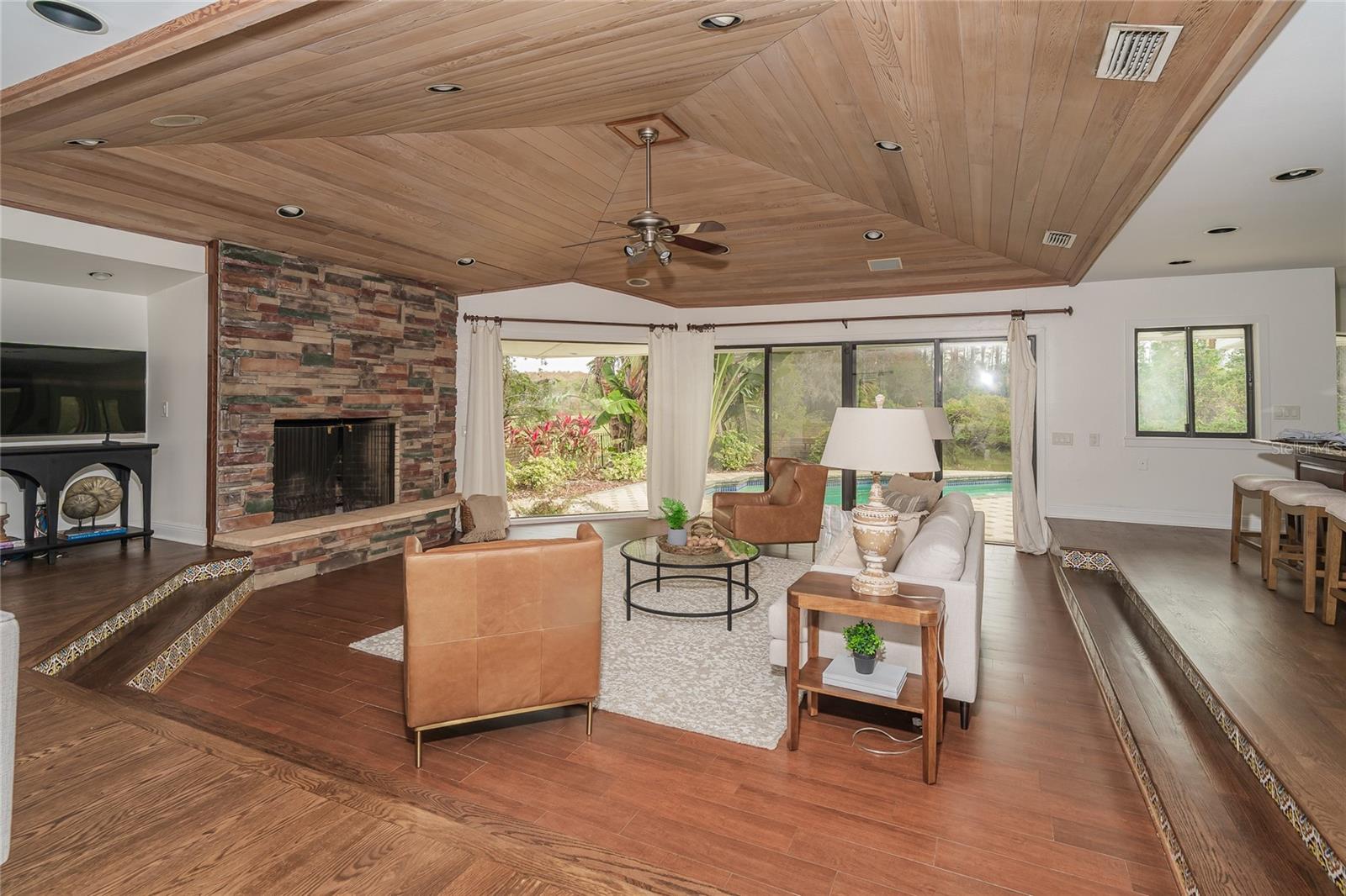 CARROLLWOOD VILLAGE SEC ON - Residential