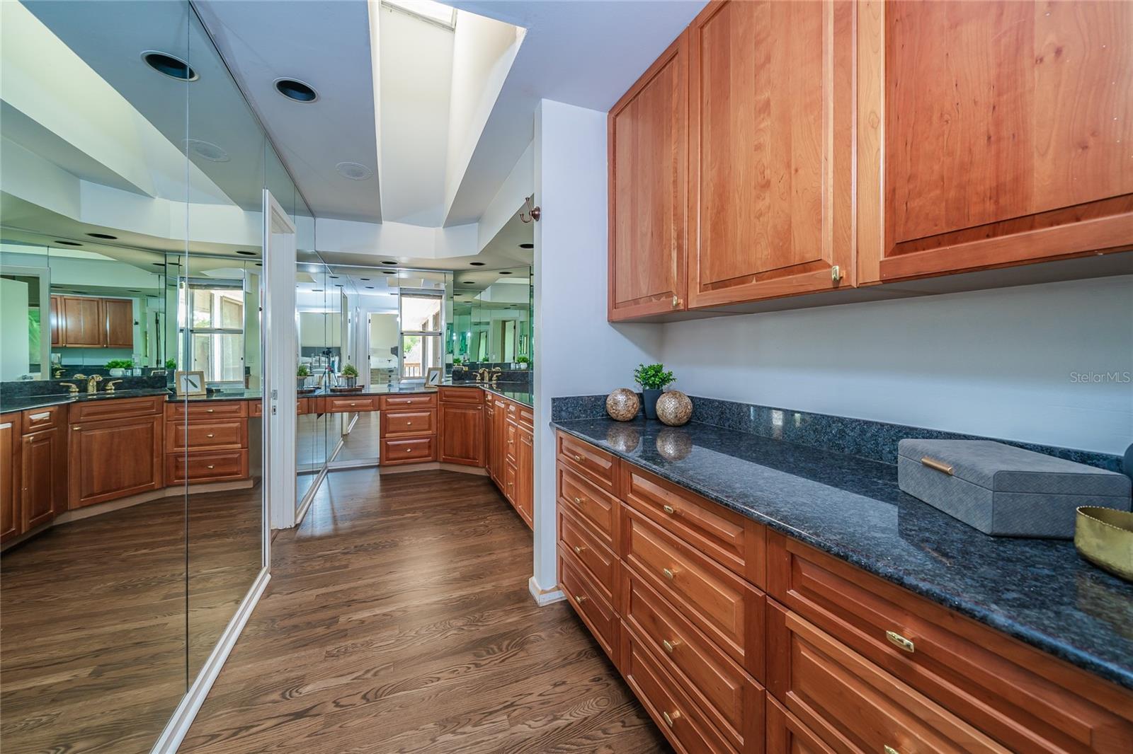 CARROLLWOOD VILLAGE SEC ON - Residential