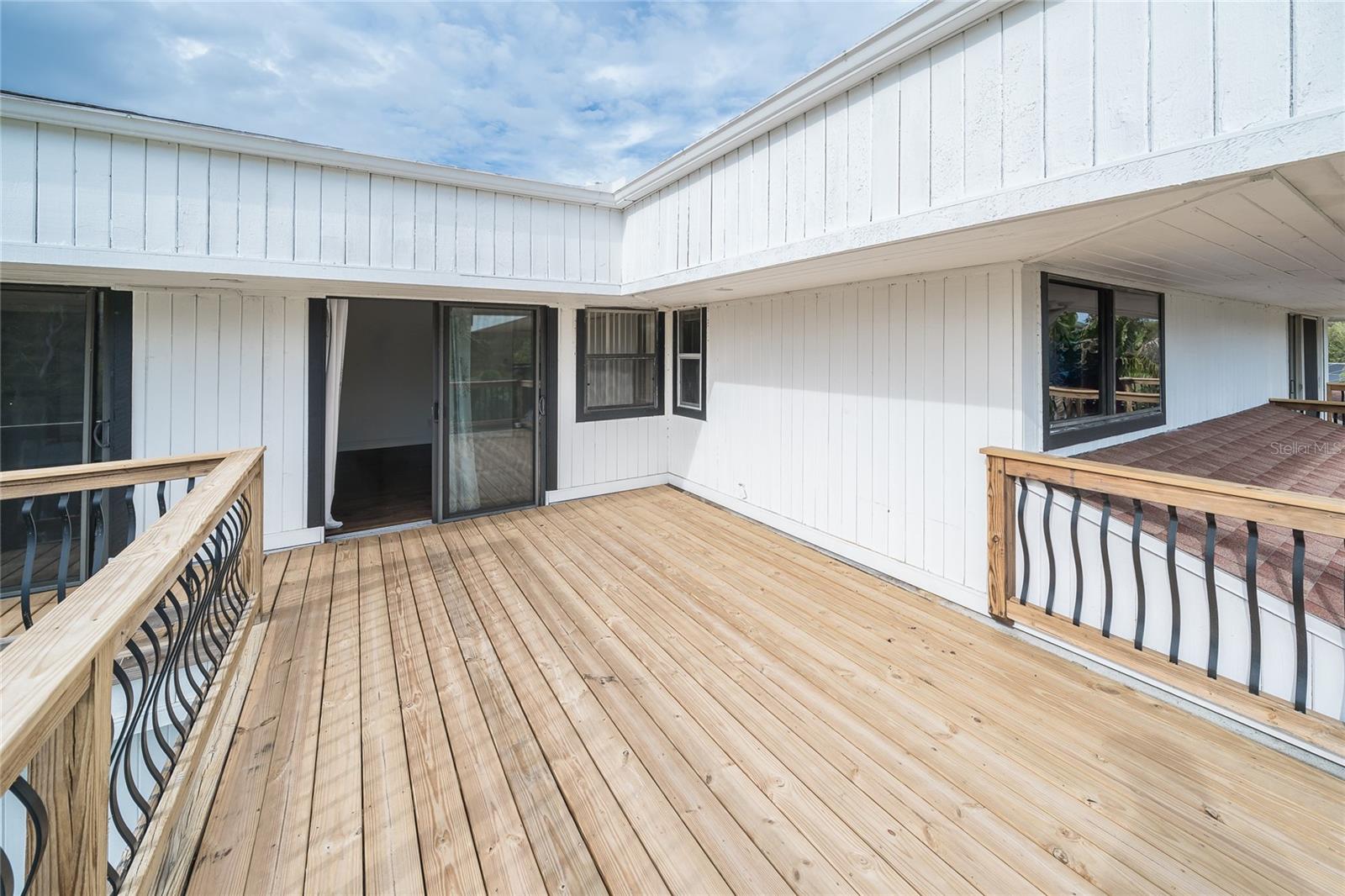 CARROLLWOOD VILLAGE SEC ON - Residential